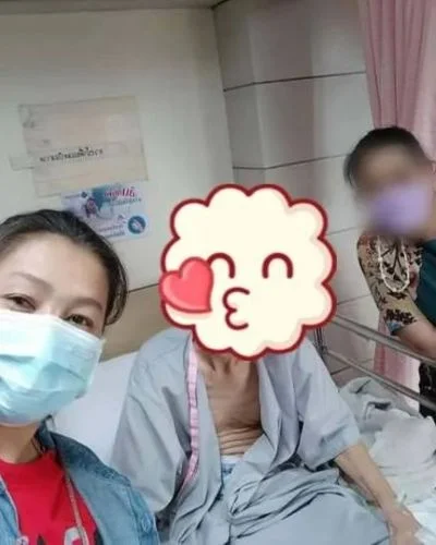 เฝ้าไข้คุณตาที่โรงพยาบาล